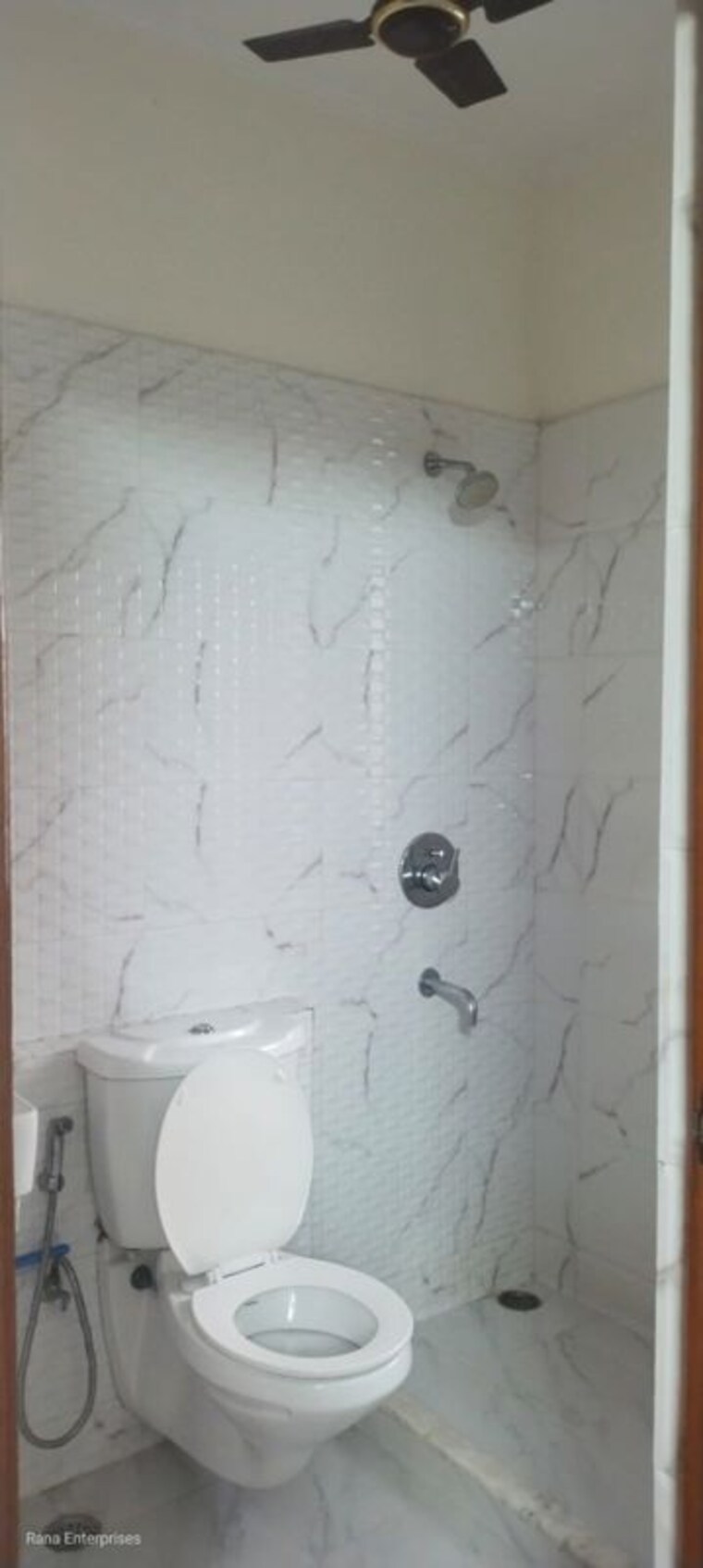 Bathroom, sector 1 2.5 Bedroom 1100 Sq.Yd. Builder Floor In Sector 1 Gurgaon 10451825