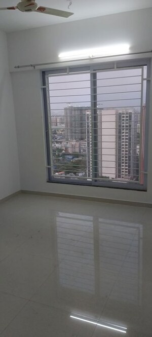 Room in 2 BHK Apartment at Goel Ganga Altus, Kharadi – for Rent