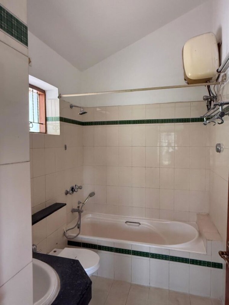 Bathroom, orchard-green 3 Bedroom 3800 Sq.Ft. Penthouse In Domlur Bangalore 10451813