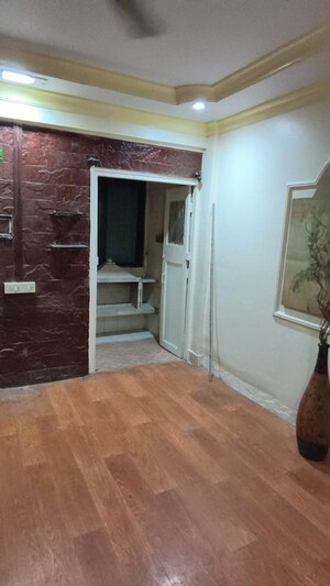 Room in 1 BHK Apartment at Lok Puram, Vasant Vihar – for Rent