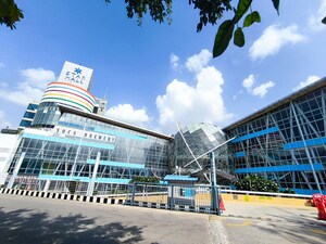  Shop – Exterior View View at Sector 30 - for Sale
