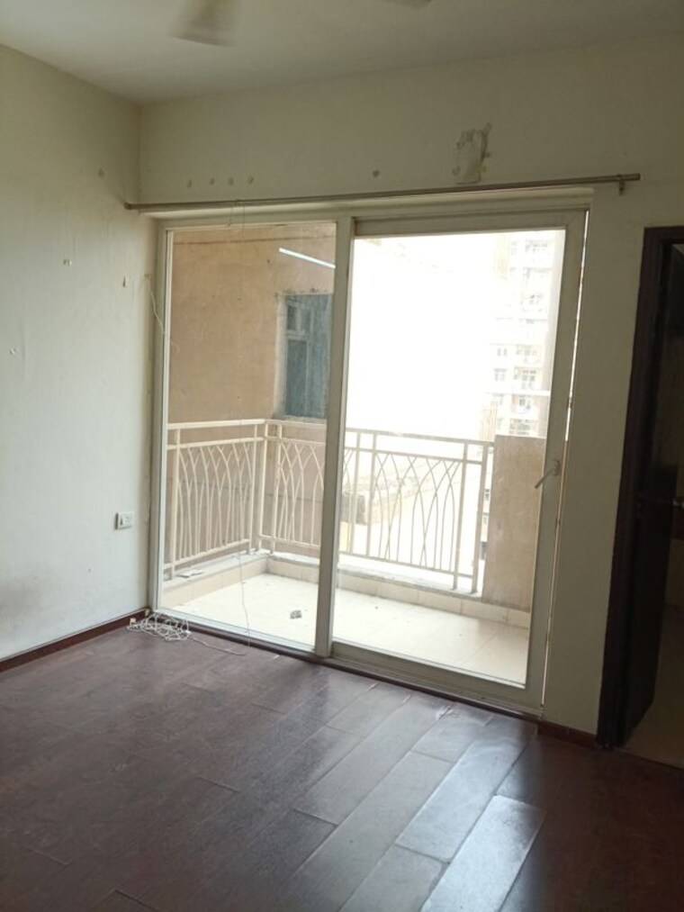 Room, sector 16c greater noida 2.5 Bedroom 1110 Sq.Ft. Apartment In Sector 16c Greater Noida Greater Noida 10451887