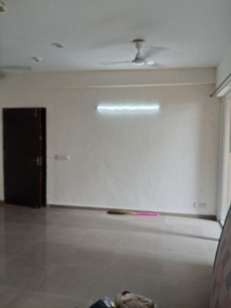 Room, sector 16c greater noida 2.5 Bedroom 1110 Sq.Ft. Apartment In Sector 16c Greater Noida Greater Noida 10451887