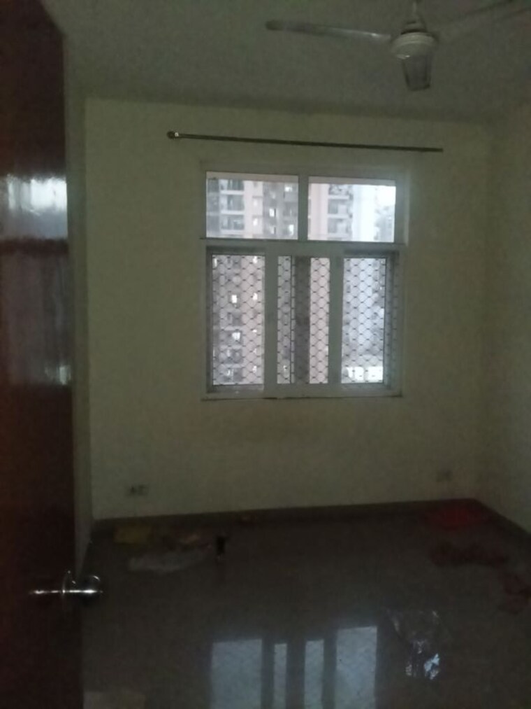 Room, sector 16c greater noida 2.5 Bedroom 1110 Sq.Ft. Apartment In Sector 16c Greater Noida Greater Noida 10451887