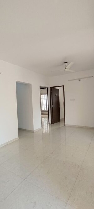 Room in 3 BHK Apartment at Majestique Towers, Kharadi – for Rent