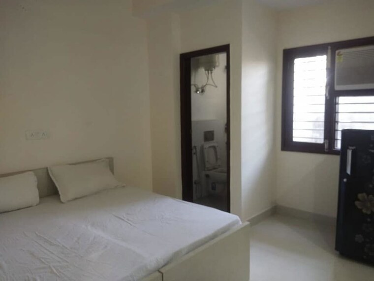 Room, sector 4 2 Bedroom 1200 Sq.Ft. Independent House In Sector 4 Gurgaon 10451897