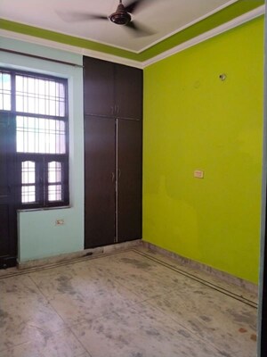 Room in 2 BHK Builder Floor at Sector 46 – for Rent