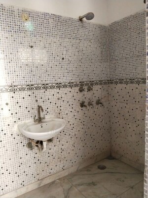 Bathroom in 2 BHK Builder Floor at Sector 46 – for Rent