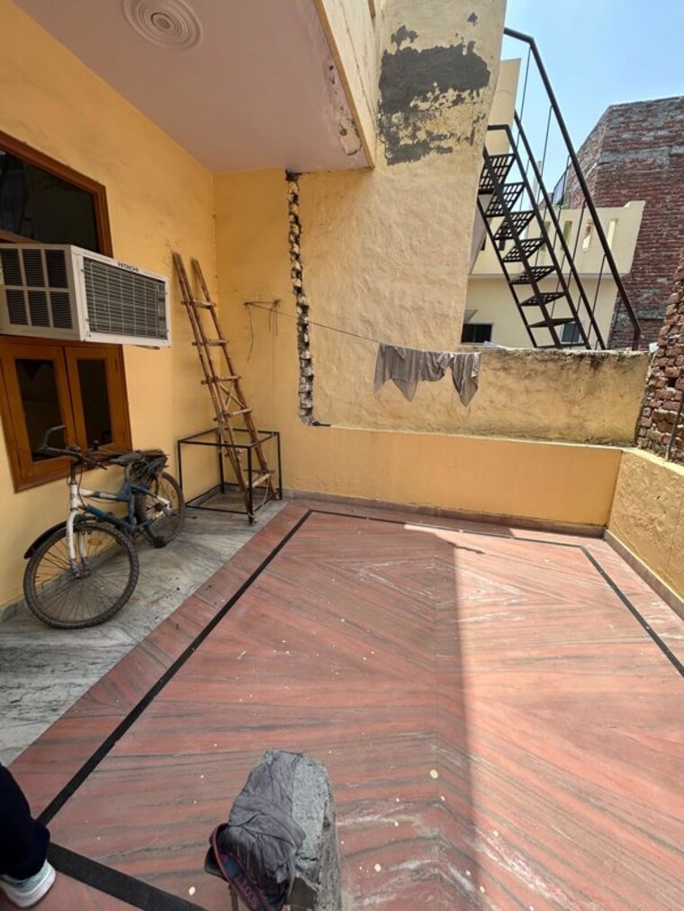 Gym, sector 21d 2 Bedroom 1400 Sq.Ft. Builder Floor In Sector 21d Faridabad 10451944