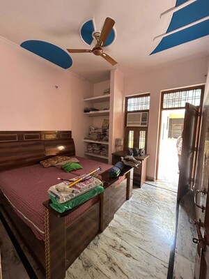 Bedroom in 2 BHK Builder Floor at Sector 21d – for Rent