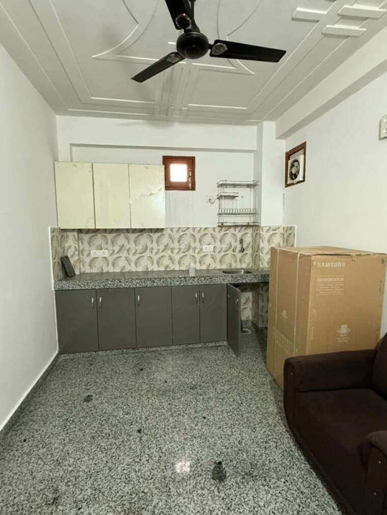 Kitchen, sector 26 dwarka 1 Bedroom 35 Sq.Yd. Builder Floor In Sector 26 Dwarka Delhi 10451945