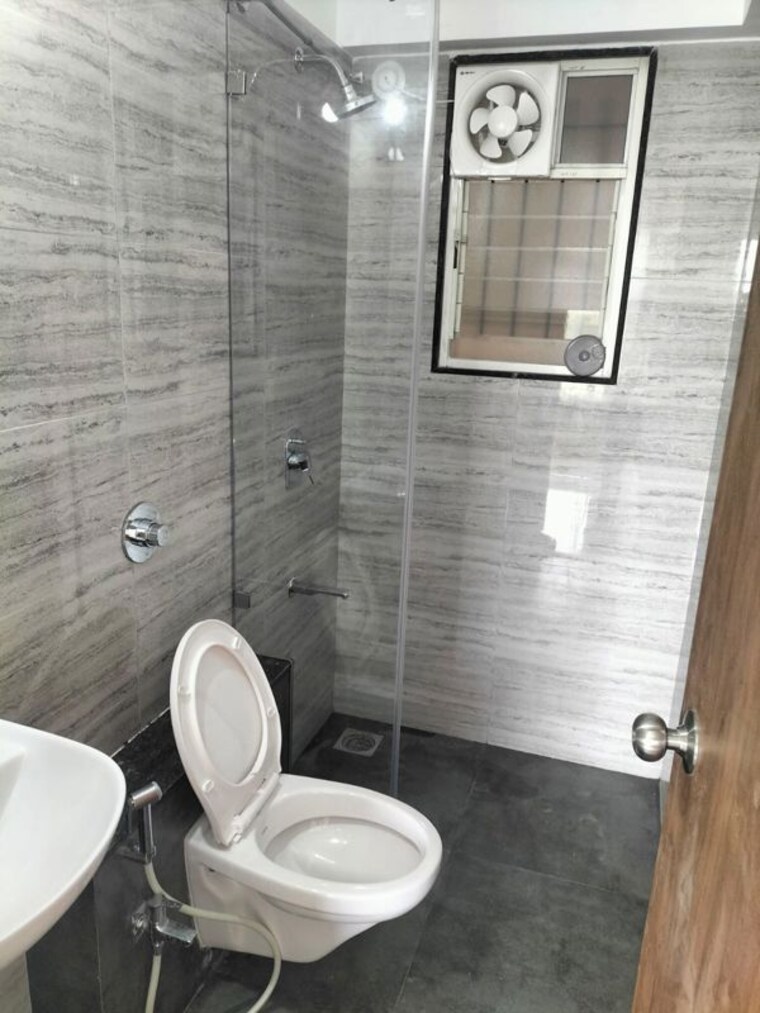 Bathroom, karan-bharti 6+ Bedroom 8000 Sq.Ft. Apartment In Katraj Pune 10451961
