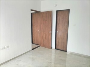 Room in 6+ BHK Apartment at Karan Bharti, Katraj – for Rent