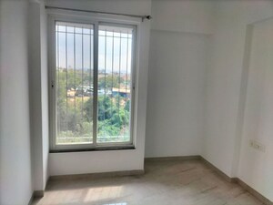 Room in 6+ BHK Apartment at Karan Bharti, Katraj – for Rent