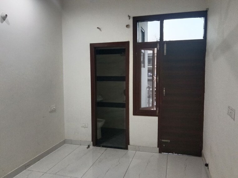 Room, ambala highway 3 Bedroom 125 Sq.Yd. Builder Floor In Ambala Highway Zirakpur 10452016