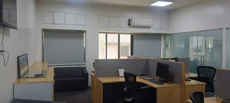 Team Area, shri-senapati-bapat-chs Commercial Office Space 3400 Sq.Ft. In Senapati Bapat Road Pune 10452018