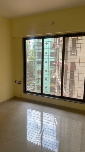 Room in 2 BHK Apartment at Tilak Nagar Building, Tilak Nagar – for Rent