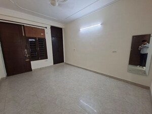 Room in 3 BHK Builder Floor at Chattarpur – for Rent