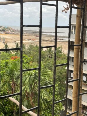 2 BHK Apartment – Exterior View View at Juhu - for Rent
