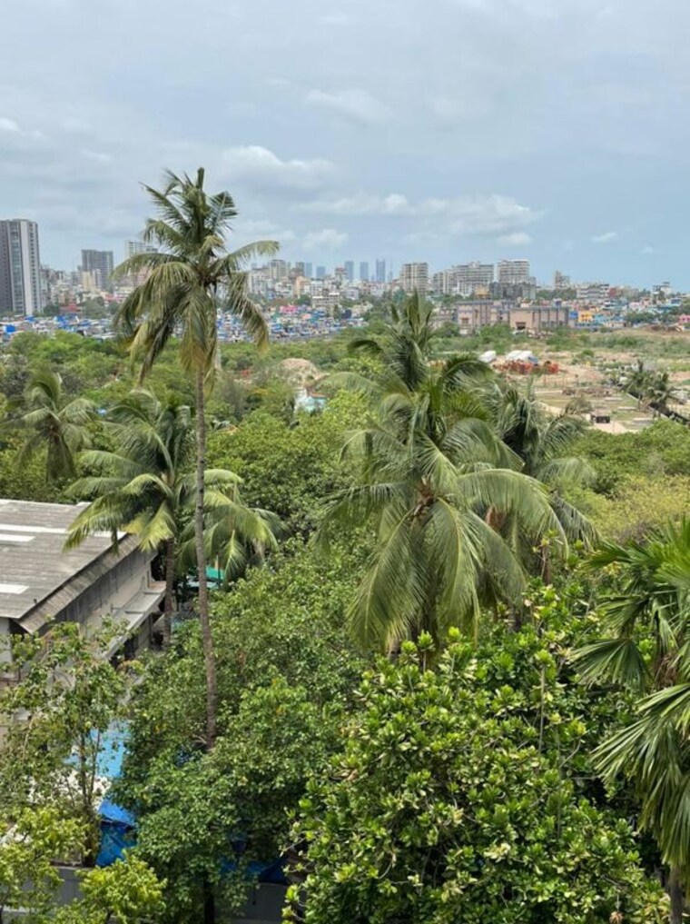 Garden, juhu 2 Bedroom 900 Sq.Ft. Apartment In Juhu Mumbai 10452060