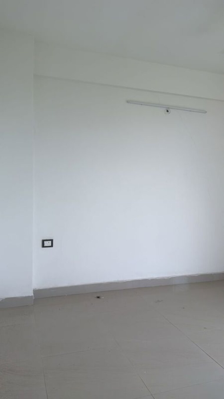 Room, sector 10a 3 Bedroom 645 Sq.Ft. Apartment In Sector 10a Gurgaon 10446370