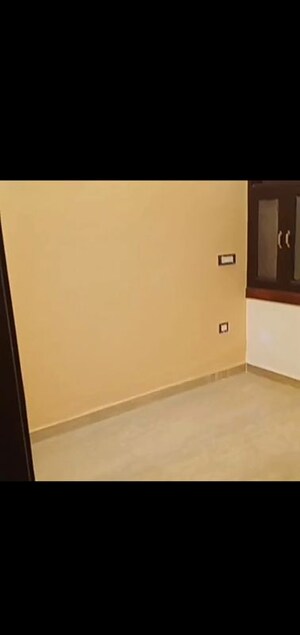 Room in 3 BHK Builder Floor at Mahavir Enclave 1 – for Sale