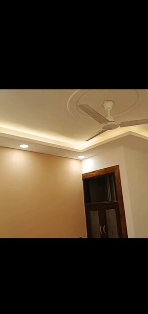 Furnished Amenities in 3 BHK Builder Floor at Mahavir Enclave 1 – for Sale