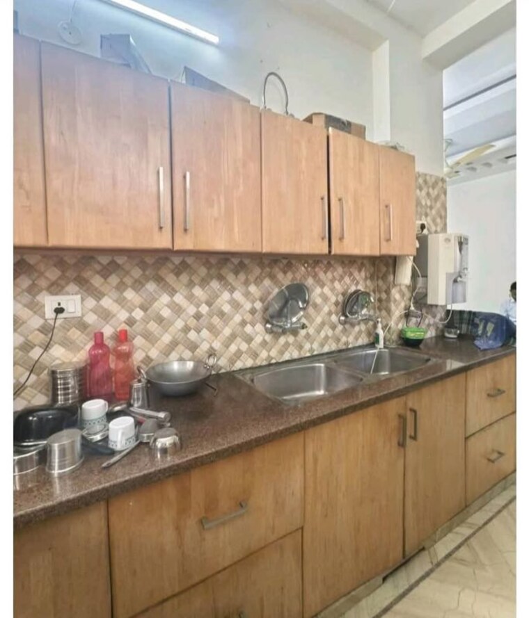 Kitchen, palam vihar 3.5 Bedroom 2100 Sq.Yd. Builder Floor In Palam Vihar Gurgaon 10452083