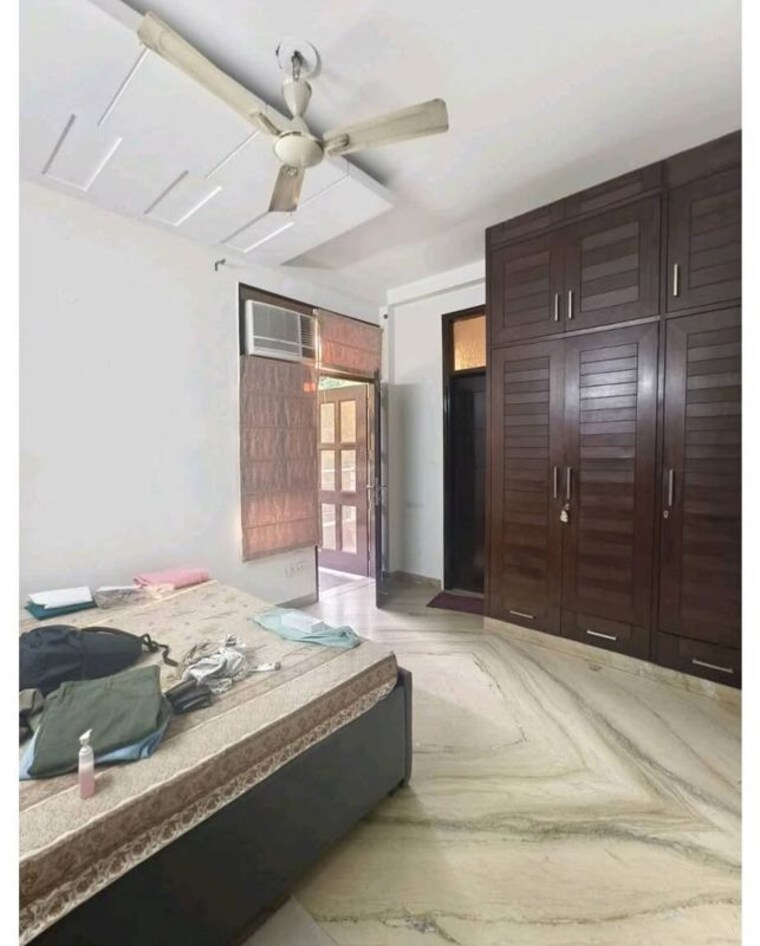 Bedroom, palam vihar 3.5 Bedroom 2100 Sq.Yd. Builder Floor In Palam Vihar Gurgaon 10452083