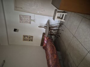 Parking in 3.5 BHK Apartment at Mayur Vihar – for Rent