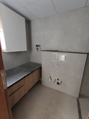 Washroom in 3 BHK Apartment at Indiranagar – for Rent