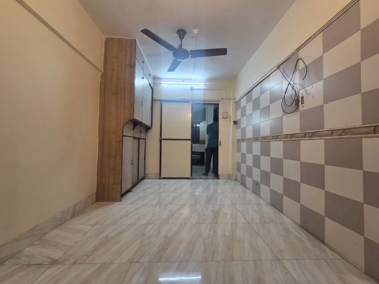 Room, topiwala-chs 3 Bedroom 900 Sq.Ft. Apartment In Goregaon West Mumbai 10452105