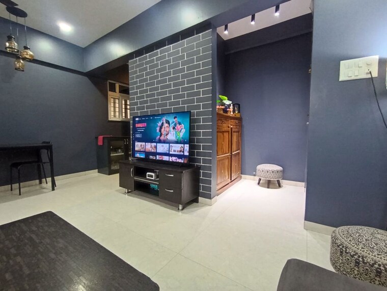 Living Room, majestique-towers-east-phase-1 2 Bedroom 850 Sq.Ft. Apartment In Kharadi Pune 10452112