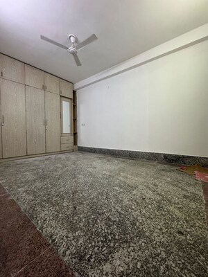 Room in 2 BHK Apartment at Chattarpur – for Rent