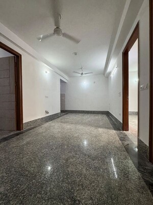 Room in 2 BHK Apartment at Chattarpur – for Rent