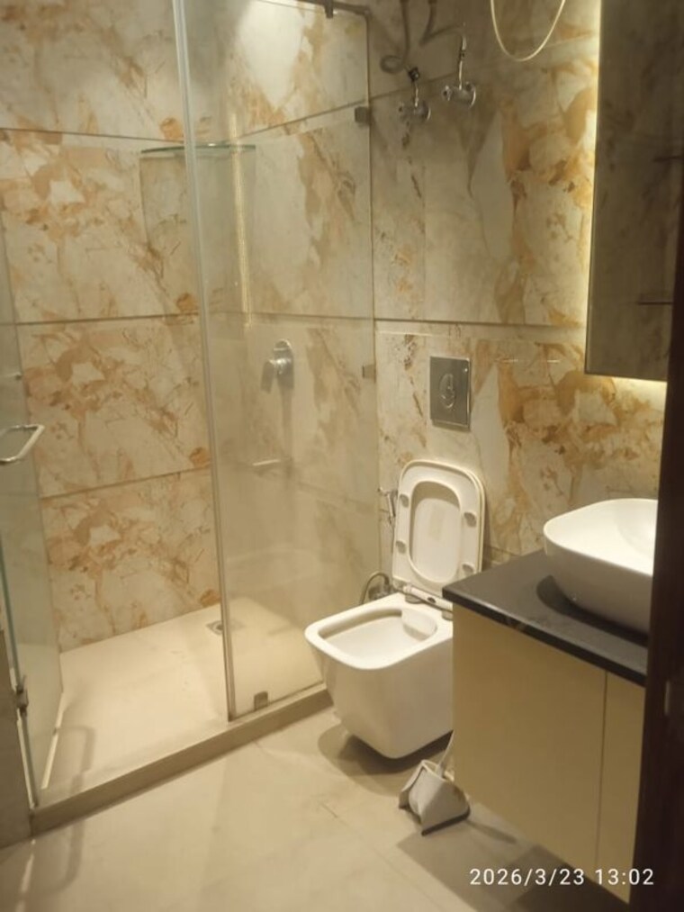 Bathroom, sushant lok i 3 Bedroom 215 Sq.Yd. Builder Floor In Sushant Lok I Gurgaon 10452122