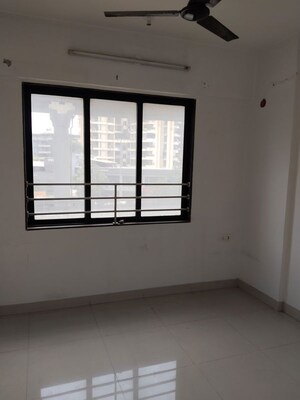Room in 2 BHK Apartment at Satguru Solitaire, Thane West – for Rent