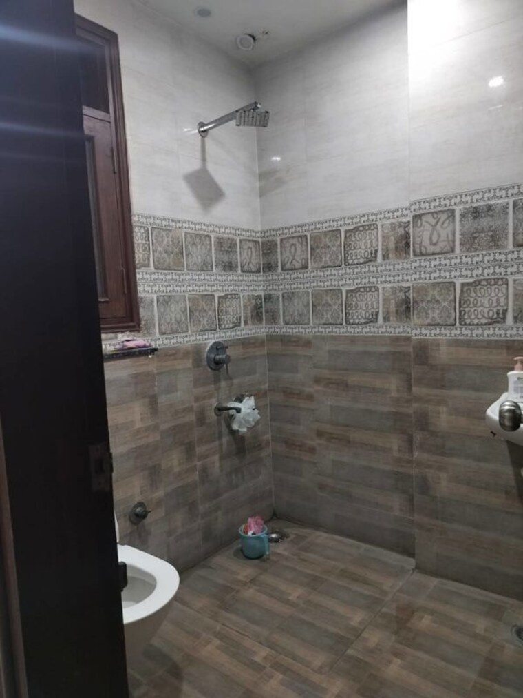 Bathroom, sector 50 2 Bedroom 1500 Sq.Ft. Builder Floor In Sector 50 Noida 10452206