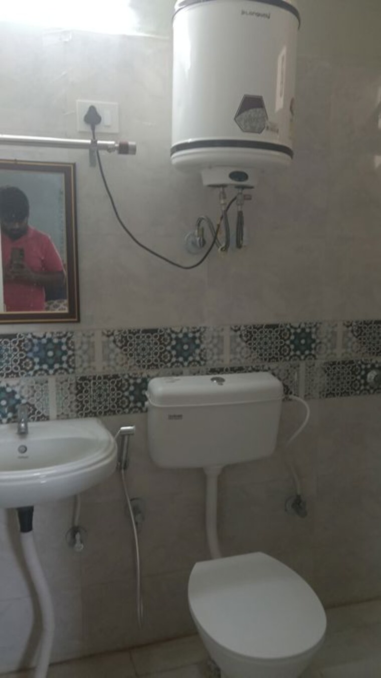 Bathroom, signature-global-prime 2 Bedroom 800 Sq.Ft. Apartment In Sector 63a Gurgaon 10452204