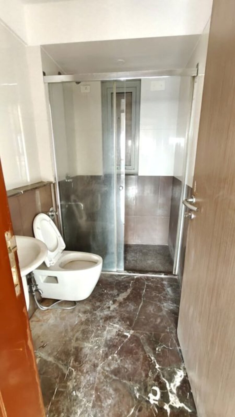 Bathroom, db-realty-orchid-woods 2 Bedroom 924 Sq.Ft. Apartment In Goregaon East Mumbai 10438706