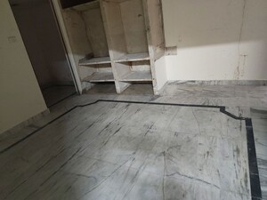 Room in 2.5 BHK Villa at ABD Galaxy, Aliganj – for Rent