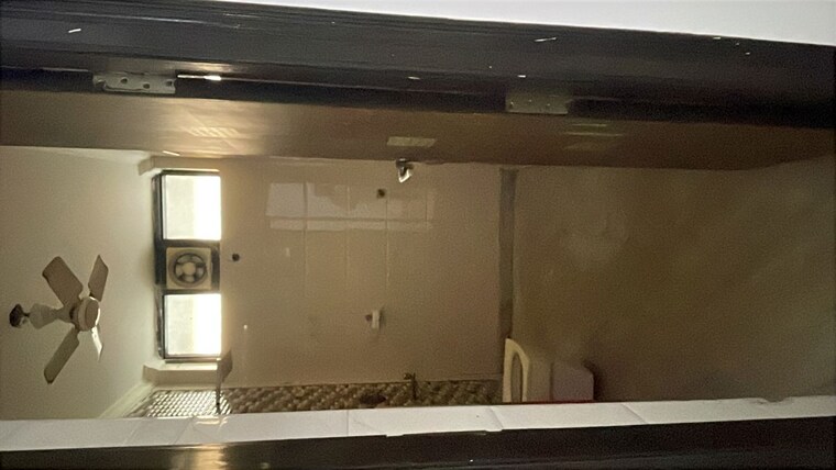 Bathroom, kalkaji 3 Bedroom 1400 Sq.Ft. Builder Floor In Kalkaji Delhi 10452245