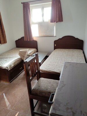 Bedroom in 2 BHK Apartment at Magnum Tower CHS, Andheri West – for Sale