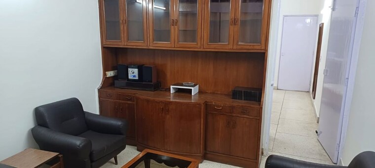 Kitchen, uday park 3 Bedroom 200 Sq.Yd. Builder Floor In Uday Park Delhi 10452303