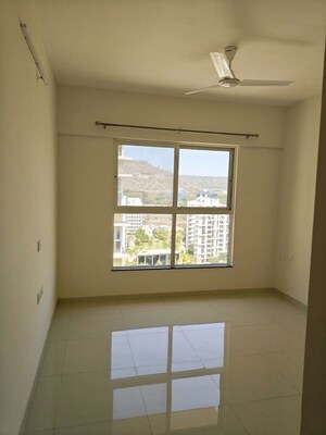 Room in 3 BHK Apartment at Pride Purple Park Astra, Hinjewadi – for Rent