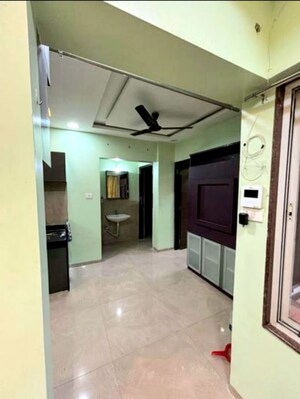 Bathroom in 1.5 BHK Apartment at Devidayal Apartments, Mulund West – for Rent