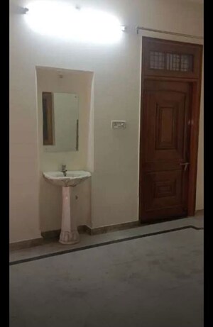 Room in 2 BHK Independent House at Viram Khand – for Rent