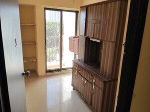 Room in 2.5 BHK Apartment at Everest World Morning Glory CHS Ltd, Kolshet Road – for Rent