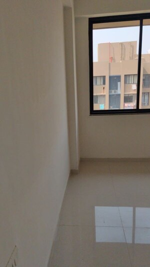 Room in 3 BHK Apartment at 42 Parkview, Science City – for Rent