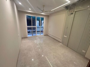Room in 4 BHK Builder Floor at Anant Raj Ashok Estate, Sector 63a – for Sale